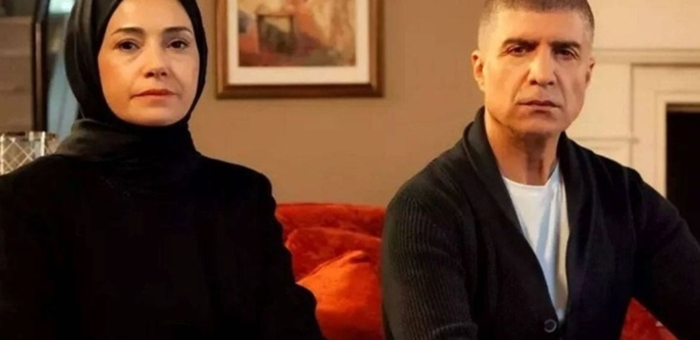 kizil-goncalar-yasaklandi-mi-yayindan-kaldirildi-16674943_4660_amp (1)