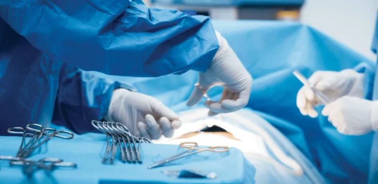 Rapunzel sendromu: Midesinden 2 kilo kıl çıktı.