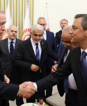 recep-tayyip-erdogan-ozgur-ozel-pqzc_cover