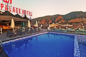 mara-palace-hotel-pool