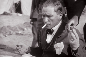 Atatürkün-sigarası-yakılırken