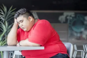 depositphotos_304014282-stock-photo-overweight-man-looks-desperate-in