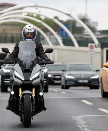 690996b5a37cb798__w1200xh838