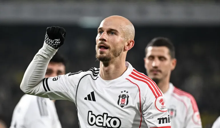 Beşiktaş, Fenerbahçe’yi son dakika golüyle yıktı…