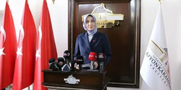 780x411-afyon-valisi-yigitbasi-goreve-basladi-1652888021888 (1)