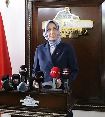 780x411-afyon-valisi-yigitbasi-goreve-basladi-1652888021888 (1)