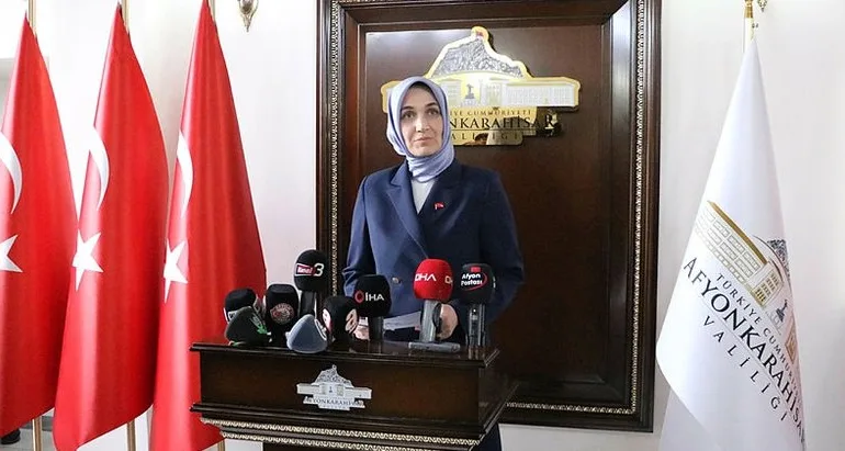 780x411-afyon-valisi-yigitbasi-goreve-basladi-1652888021888 (1)