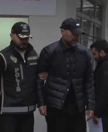 69735a628351a680__w1200xh670