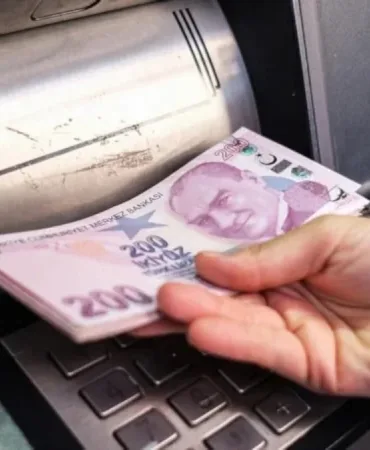 697a7bad5c701745__w1200xh675