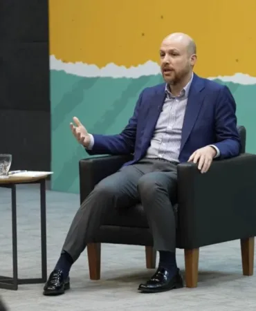 697b56ffc26d2429__w1200xh713