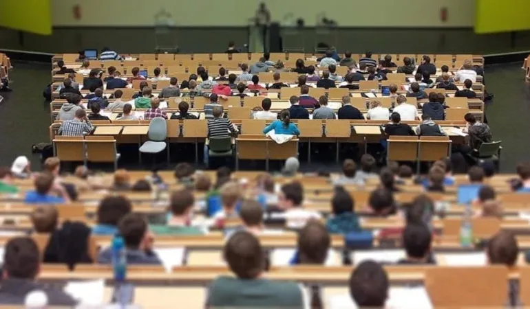 69a038e997fee768__w1200xh675